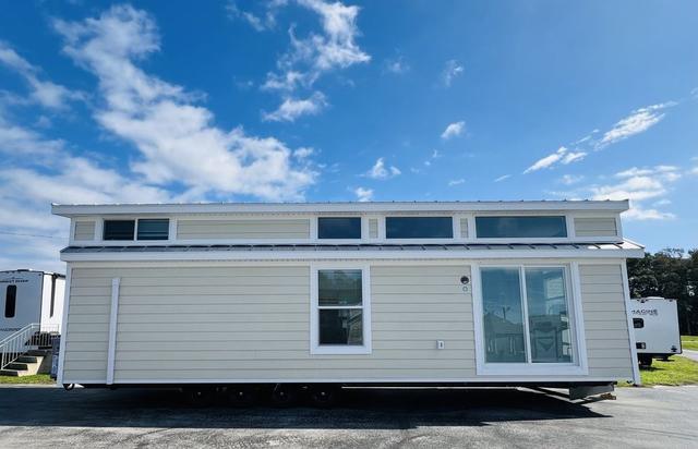 2026 Great Outdoor Cottages Bay View 140-L