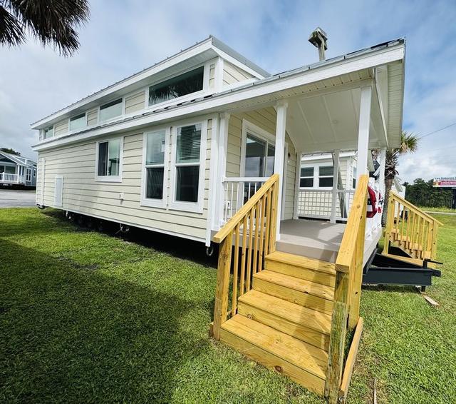 2026 Great Outdoor Cottages Bayview 300-L1-K1