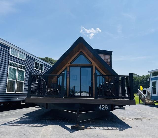 2026 Great Outdoor Cottages Lake View 2300-L