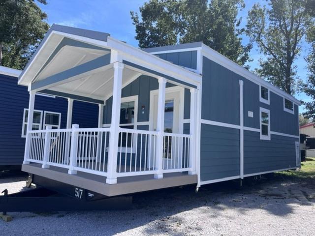 2027 Great Outdoor Cottages Lakeview 2112-L-SA