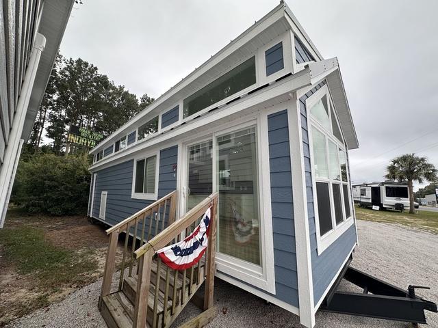 2027 Great Outdoor Cottages Bayview 300-L3-K1